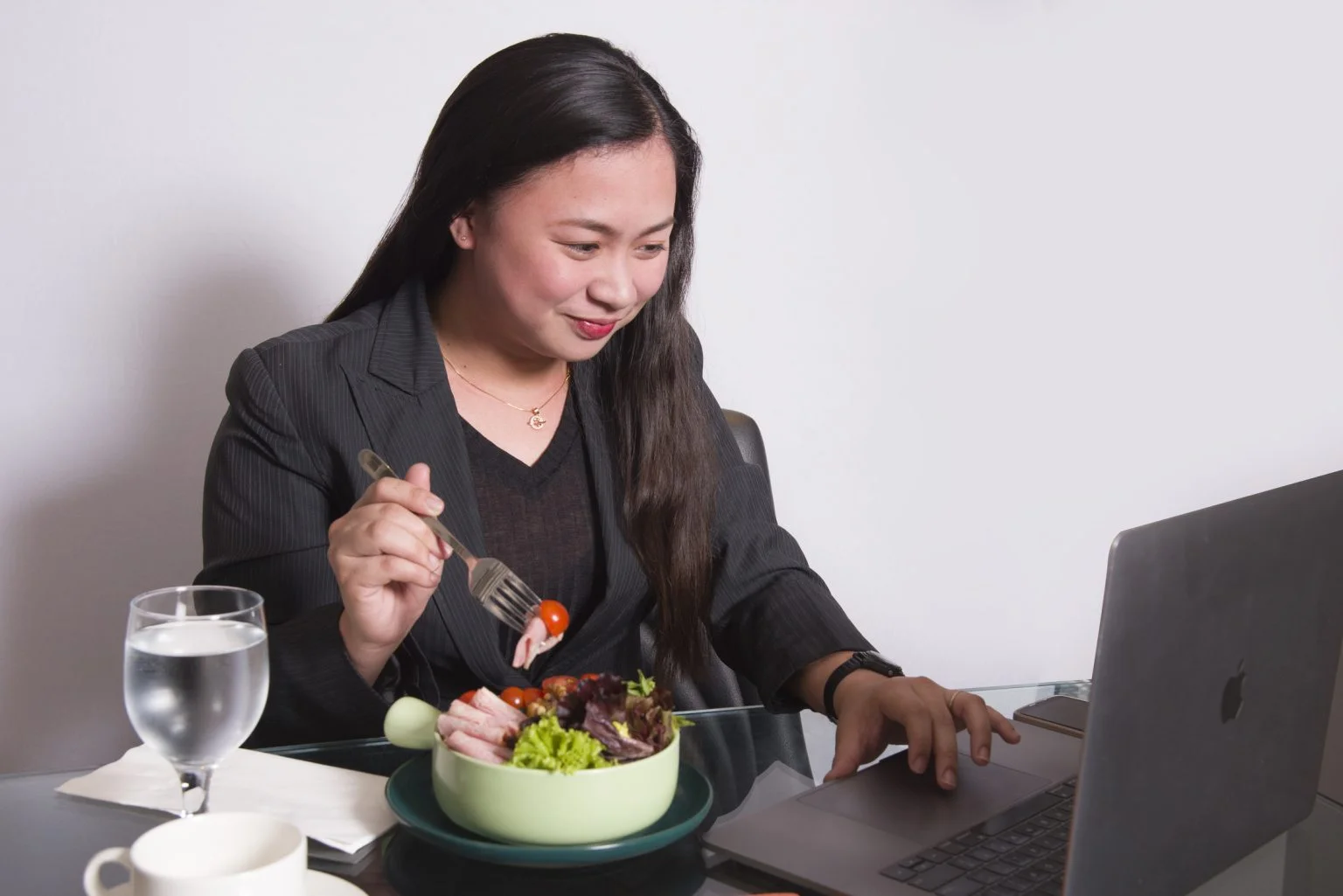 A Student’s Guide: What Kinds of Food Make People Productive? Check Out Our Top List!