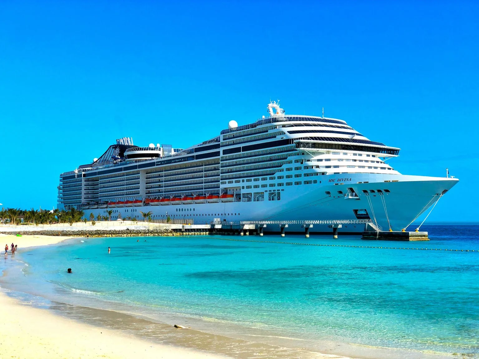 Behind the Scenes: The Lesser-Known Realities of Working on a Cruise Ship